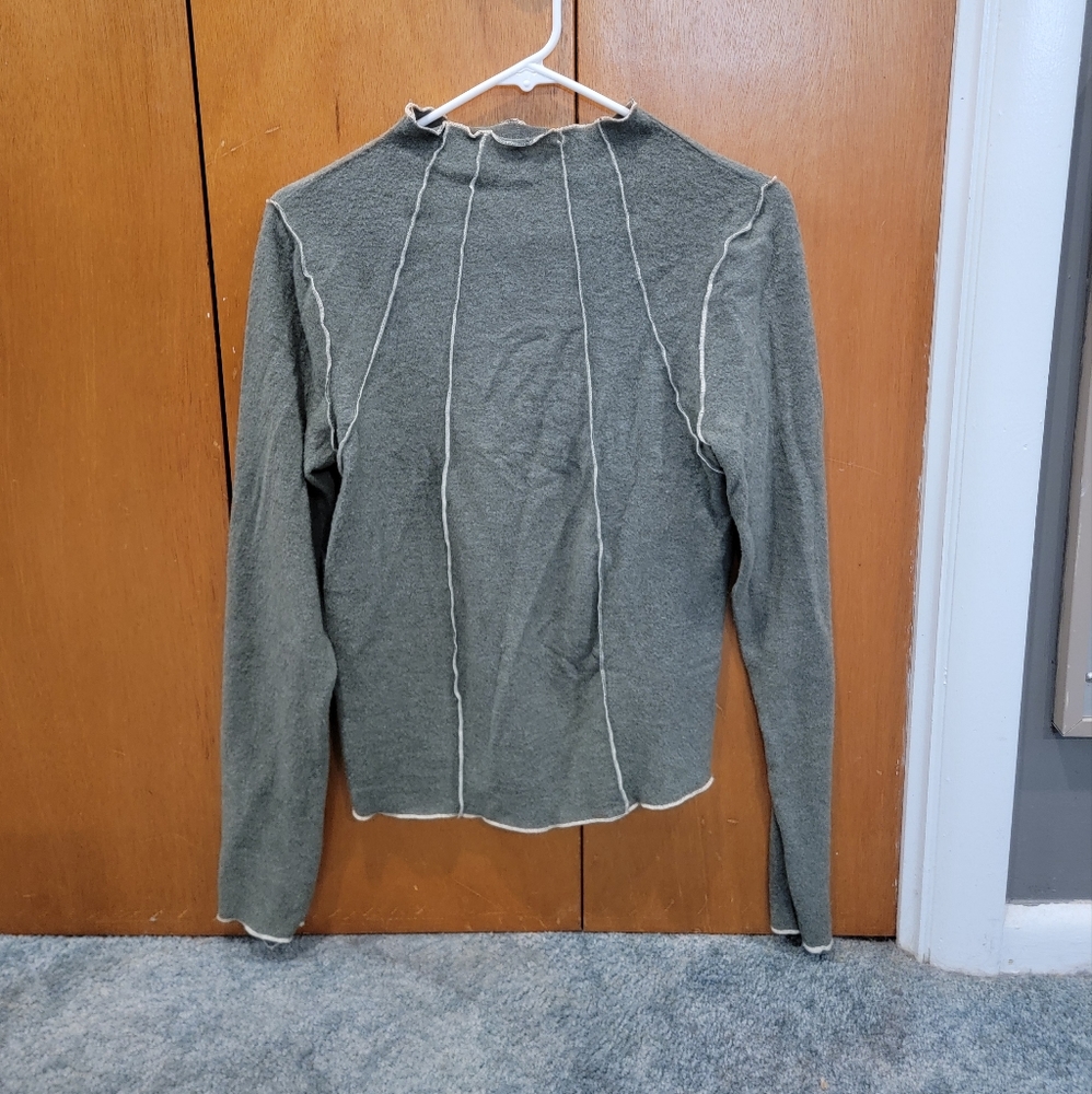 Fitted sweater